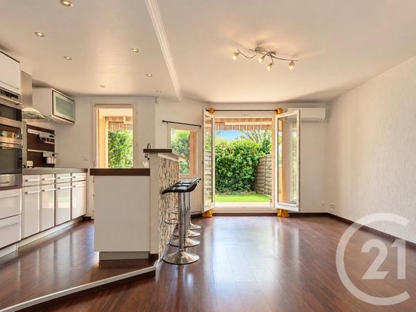 Appartement F3 à vendre  3 pièces - 60,73 m 2   CAGNES SUR MER  - 06