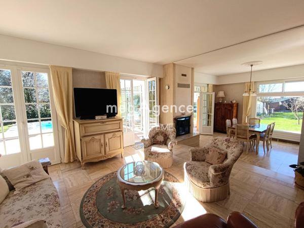 Maison à La Roche-sur-Yon, 85000 - 8 pièces 212m²