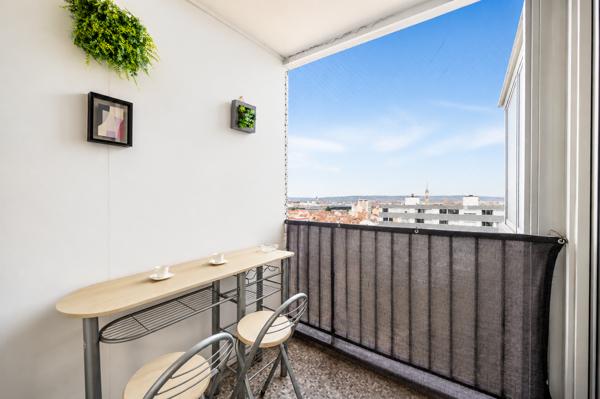 APPARTEMENT T4 DE 90 M² AVEC 3 CHAMBRES, BALCON ET PARKING