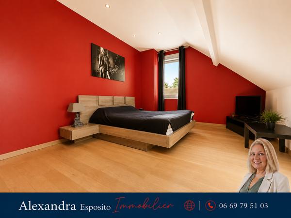 COUP DE CŒUR ASSURÉ – MAISON FAMILIALE RÉCENTE AUX BEAUX VOLUMES, 5 chambres,– 10 min Dreux / Houdan, jardin 1