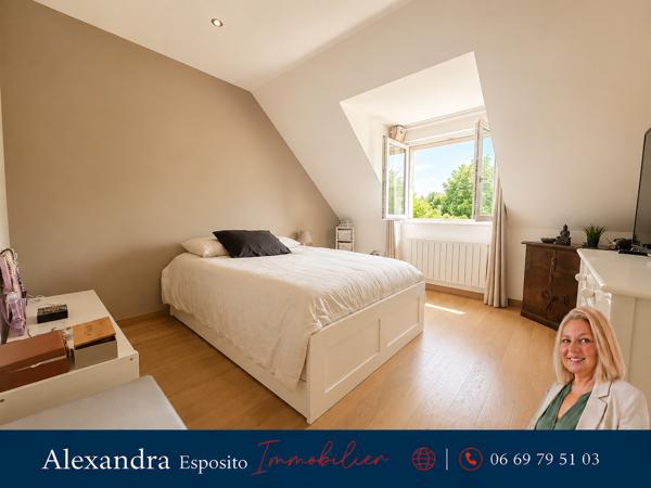 COUP DE CŒUR ASSURÉ – MAISON FAMILIALE RÉCENTE AUX BEAUX VOLUMES, 5 chambres,– 10 min Dreux / Houdan, jardin 1