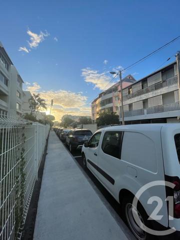 Appartement F4 à vendre  4 pièces - 76,99 m2 ST DENIS - 974