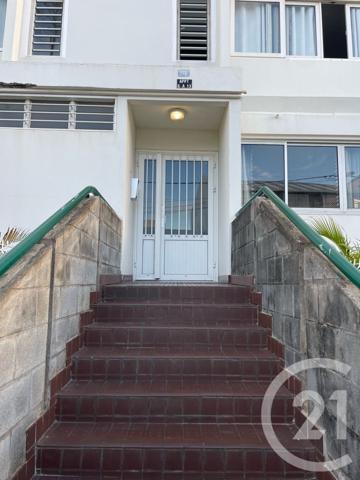 Appartement F4 à vendre  4 pièces - 76,99 m2 ST DENIS - 974