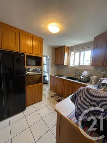 Appartement F4 à vendre  4 pièces - 76,99 m2 ST DENIS - 974