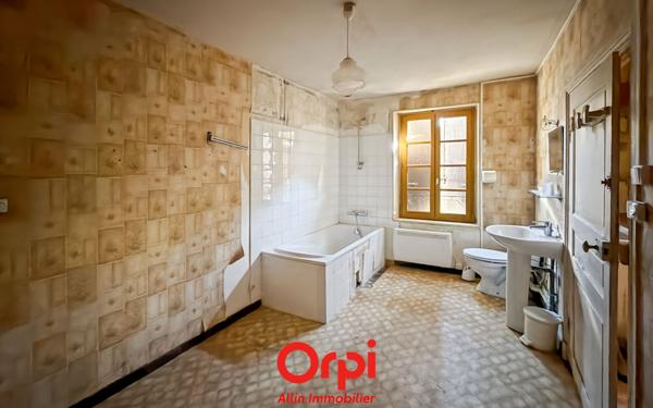 Maison à vendre    3 pièces •  Hérisson