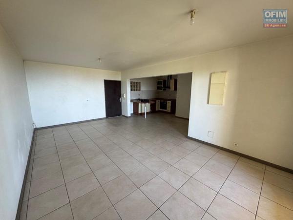 A vendre appartement F2 dans résidence avec piscine le Tampon 14 éme