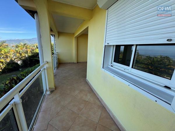 A vendre appartement F2 dans résidence avec piscine le Tampon 14 éme