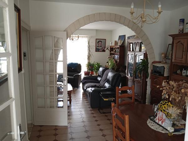 Maison 103 m2 à Rochefort ,2 Chambres, Garage, Piscine.