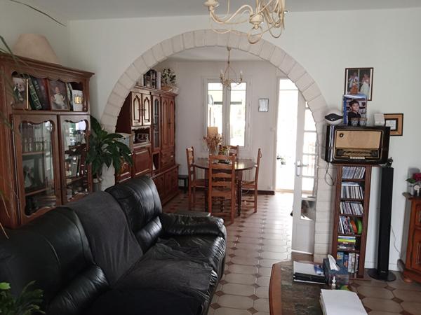 Maison 103 m2 à Rochefort ,2 Chambres, Garage, Piscine.