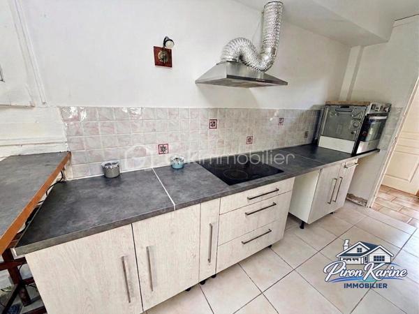 🏡 COUP DE CŒUR À PUISEUX-EN-FRANCE ! ❤️

MAISON DE PLAIN-PIED – 100 m² – 4 CHAMBRES – JARDIN – BOX
Vous recherchez une maison familiale de plain-pied, avec de beaux volumes, un jardin et des équipements modernes ?
👉 Ne passez pas à côté de cette opportunité !

Située à Puiseux-en-France, cette maison d’environ 100 m² offre un cadre de vie agréable et fonctionnel.

✨ ELLE VOUS OFFRE :

🛋️ Un double séjour / salle à manger
🍳 Une cuisine ouverte
🛏️ 4 chambres
🚿 Une salle d’eau
🚽 Un WC indépendant
🔥 Une chaufferie

🌳 CÔTÉ EXTÉRIEUR

Profitez d’un jardin d’environ 300 m², idéal pour les repas en famille, les enfants ou simplement profiter des beaux jours.

🚗 Un box complète ce bien.

⚡ CÔTÉ CONFORT

✔️ Pompe à chaleur
✔️ Ballon thermodynamique
✔️ Climatisation réversible
✔️ Volets roulants
✔️ Toiture remise en état en 2024

🎨 Quelques travaux de rafraîchissement sont à prévoir pour personnaliser la maison et créer un intérieur qui vous ressemble.

💶 PRIX : 273 500 € FAI

🏢 Association Syndicale Libre : 68 €/mois

📍 ENVIRONNEMENT

À proximité des écoles, commerces et services, ainsi que de Louvres, Marly-la-Ville et Fosses.

🔑
ET SI C’ÉTAIT VOTRE FUTURE MAISON ?
Une maison de plain-pied, 4 chambres, jardin, box et équipements récents… il ne reste plus qu’à venir vous rendre compte par vous-même !

📅 Les visites sont ouvertes !

⚠️ Les maisons de plain-pied avec 4 chambres et jardin sont recherchées : si cette maison correspond à vos critères, contactez-moi rapidement pour convenir d’un créneau de visite.

👉 Vous avez un projet sérieux ? Ne vous contentez pas des photos : venez découvrir les volumes, l’environnement et le potentiel de cette maison.

📞 Contactez-moi dès maintenant pour programmer votre visite :
Karine PIRON – BSK Immobilier
📱 06 50 35 63 00