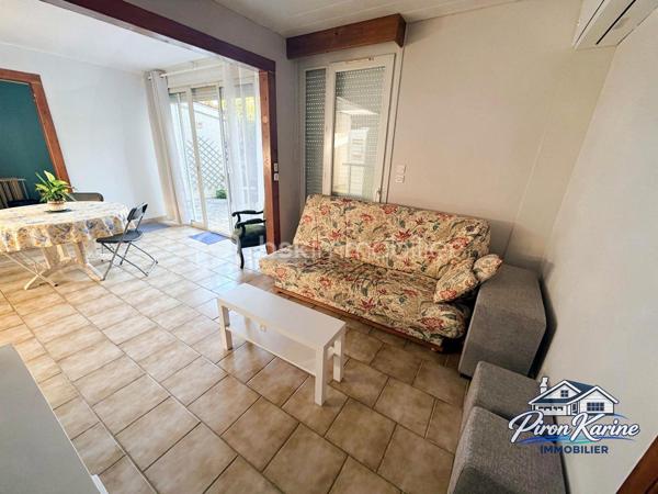 🏡 COUP DE CŒUR À PUISEUX-EN-FRANCE ! ❤️

MAISON DE PLAIN-PIED – 100 m² – 4 CHAMBRES – JARDIN – BOX
Vous recherchez une maison familiale de plain-pied, avec de beaux volumes, un jardin et des équipements modernes ?
👉 Ne passez pas à côté de cette opportunité !

Située à Puiseux-en-France, cette maison d’environ 100 m² offre un cadre de vie agréable et fonctionnel.

✨ ELLE VOUS OFFRE :

🛋️ Un double séjour / salle à manger
🍳 Une cuisine ouverte
🛏️ 4 chambres
🚿 Une salle d’eau
🚽 Un WC indépendant
🔥 Une chaufferie

🌳 CÔTÉ EXTÉRIEUR

Profitez d’un jardin d’environ 300 m², idéal pour les repas en famille, les enfants ou simplement profiter des beaux jours.

🚗 Un box complète ce bien.

⚡ CÔTÉ CONFORT

✔️ Pompe à chaleur
✔️ Ballon thermodynamique
✔️ Climatisation réversible
✔️ Volets roulants
✔️ Toiture remise en état en 2024

🎨 Quelques travaux de rafraîchissement sont à prévoir pour personnaliser la maison et créer un intérieur qui vous ressemble.

💶 PRIX : 273 500 € FAI

🏢 Association Syndicale Libre : 68 €/mois

📍 ENVIRONNEMENT

À proximité des écoles, commerces et services, ainsi que de Louvres, Marly-la-Ville et Fosses.

🔑
ET SI C’ÉTAIT VOTRE FUTURE MAISON ?
Une maison de plain-pied, 4 chambres, jardin, box et équipements récents… il ne reste plus qu’à venir vous rendre compte par vous-même !

📅 Les visites sont ouvertes !

⚠️ Les maisons de plain-pied avec 4 chambres et jardin sont recherchées : si cette maison correspond à vos critères, contactez-moi rapidement pour convenir d’un créneau de visite.

👉 Vous avez un projet sérieux ? Ne vous contentez pas des photos : venez découvrir les volumes, l’environnement et le potentiel de cette maison.

📞 Contactez-moi dès maintenant pour programmer votre visite :
Karine PIRON – BSK Immobilier
📱 06 50 35 63 00