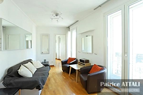 Vente                                                      Appartement
                        
                     3 pièces                      53 m2                     à Paris 5