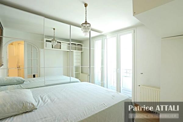 Vente                                                      Appartement
                        
                     3 pièces                      53 m2                     à Paris 5