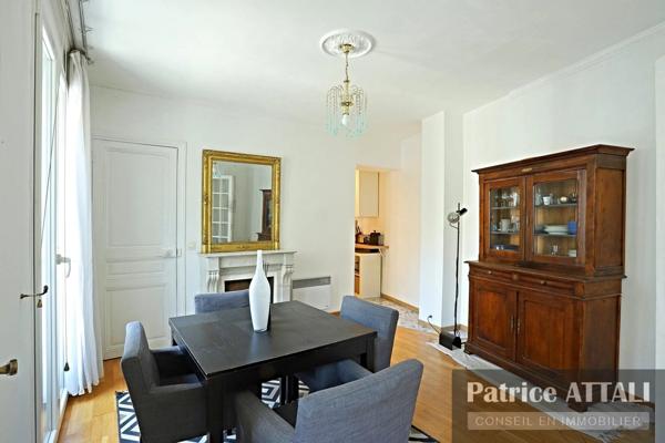 Vente                                                      Appartement
                        
                     3 pièces                      53 m2                     à Paris 5