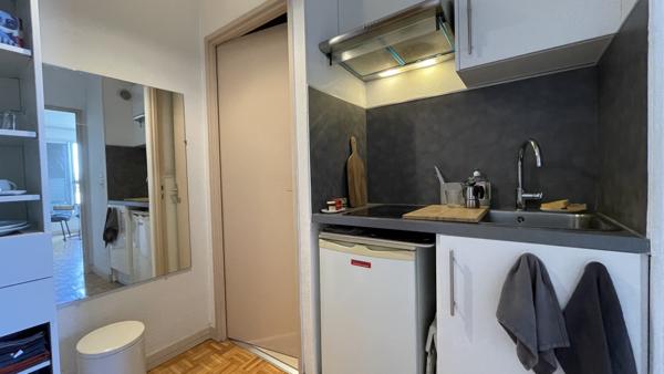 Appartement
         1 pièce
        - 25 m² 237 500 € *