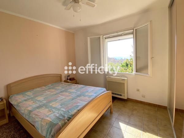 Maison
         6 pièces
        - 140 m² 355 000 € *