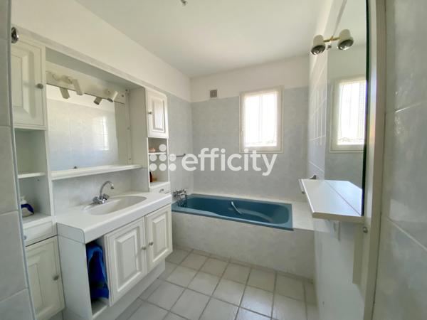 Maison
         6 pièces
        - 140 m² 355 000 € *