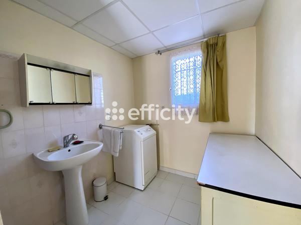 Maison
         6 pièces
        - 140 m² 355 000 € *