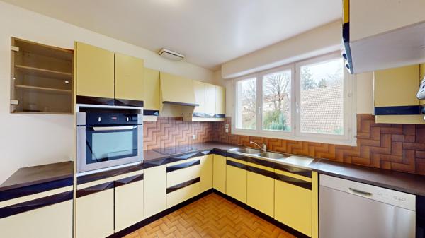 CHATENAY-MALABRY - PROCHE VALLEE AUX LOUPS - MAISON 7 PIECES 226M2 AU SOL + SOUS-SOL + JARDIN