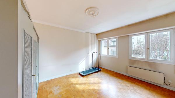 CHATENAY-MALABRY - PROCHE VALLEE AUX LOUPS - MAISON 7 PIECES 226M2 AU SOL + SOUS-SOL + JARDIN