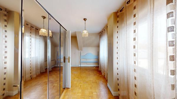 CHATENAY-MALABRY - PROCHE VALLEE AUX LOUPS - MAISON 7 PIECES 226M2 AU SOL + SOUS-SOL + JARDIN