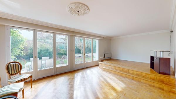 CHATENAY-MALABRY - PROCHE VALLEE AUX LOUPS - MAISON 7 PIECES 226M2 AU SOL + SOUS-SOL + JARDIN