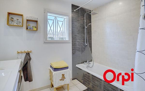 Maison à vendre    5 pièces •  Bourgoin-Jallieu