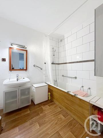 Appartement F4 à vendre  4 pièces - 87,01 m 2   CHARTRES  - 28
