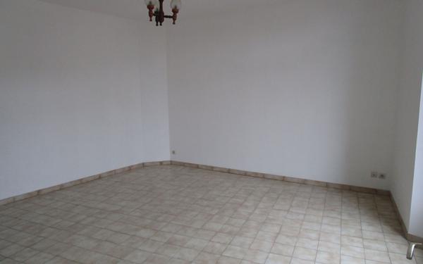 Appartement à louer    2 pièces •  Aignan