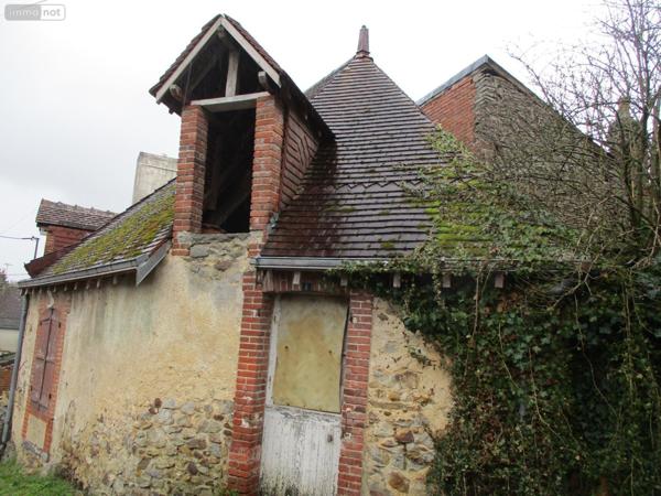 Maison à restaurer à vendre à Dun-le-Poëlier dans l'Indre (36210), ref : 44