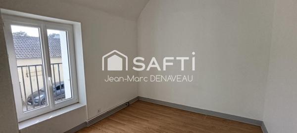 maison de ville 3 ou 4 chambres , garage