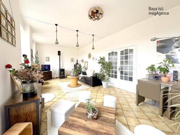 Immeuble à SAINTE-SIGOLENE, 43600 - 147m²