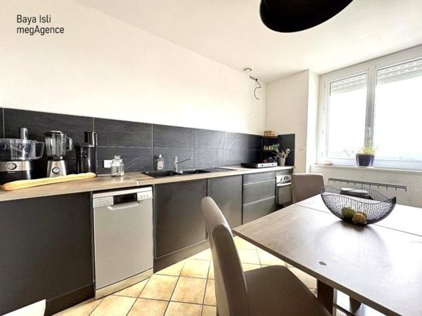 Immeuble à SAINTE-SIGOLENE, 43600 - 147m²