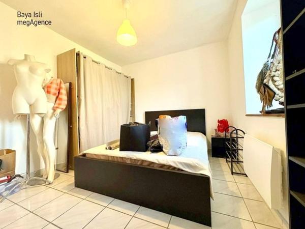 Immeuble à SAINTE-SIGOLENE, 43600 - 147m²