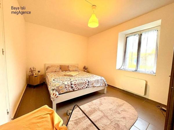 Immeuble à SAINTE-SIGOLENE, 43600 - 147m²