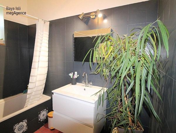 Immeuble à SAINTE-SIGOLENE, 43600 - 147m²