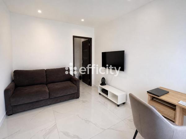 Maison
         5 pièces
        - 120 m² Bien prestige 840 000 € *