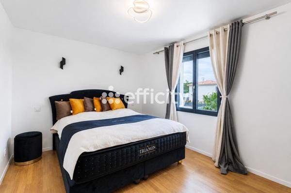 Maison
         5 pièces
        - 120 m² Bien prestige 840 000 € *