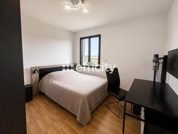 Maison
         5 pièces
        - 120 m² Bien prestige 840 000 € *