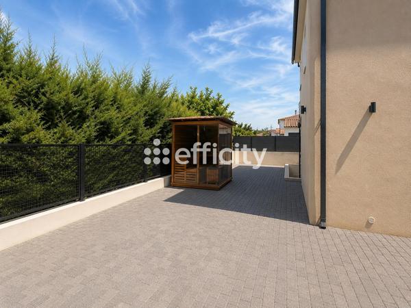 Maison
         5 pièces
        - 120 m² Bien prestige 840 000 € *