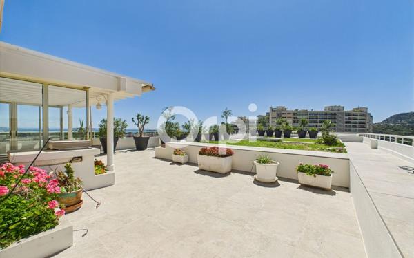 Appartement à vendre    5 pièces • 144,54 m2 Mandelieu-la-Napoule