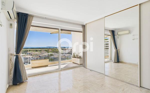 Appartement à vendre    5 pièces • 144,54 m2 Mandelieu-la-Napoule