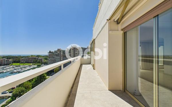 Appartement à vendre    5 pièces • 144,54 m2 Mandelieu-la-Napoule