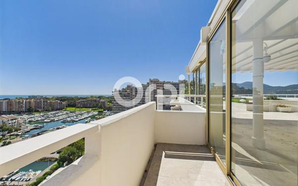 Appartement à vendre    5 pièces • 144,54 m2 Mandelieu-la-Napoule