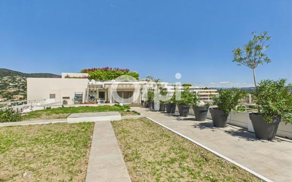 Appartement à vendre    5 pièces • 144,54 m2 Mandelieu-la-Napoule