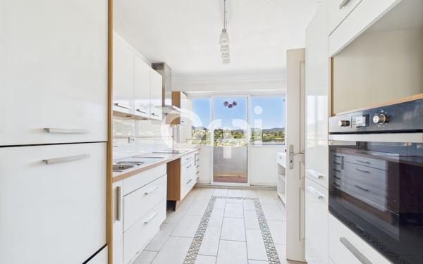 Appartement à vendre    5 pièces • 144,54 m2 Mandelieu-la-Napoule