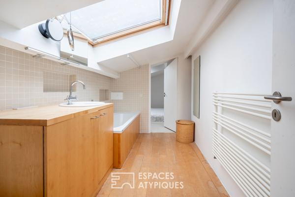 Duplex calme et lumineux au dernier étage