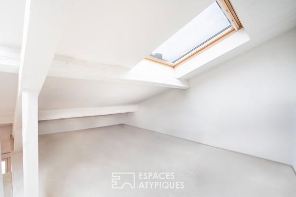 Duplex calme et lumineux au dernier étage