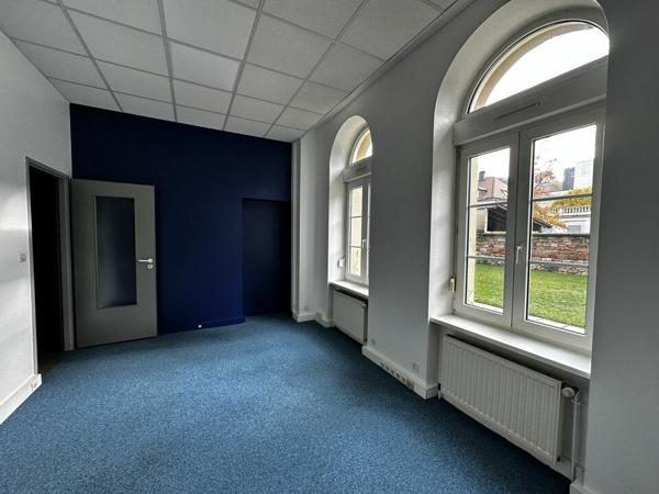 BUREAUX à LOUER de 157.66 m²