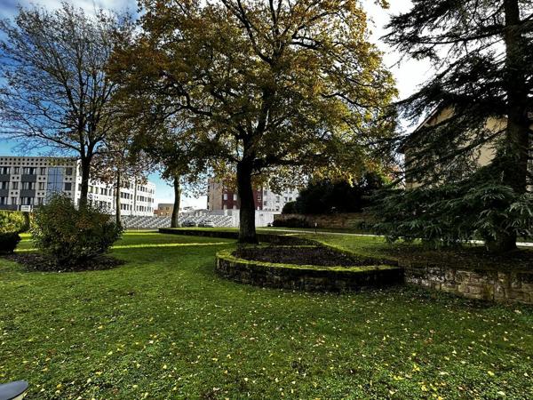 BUREAUX à LOUER de 157.66 m²